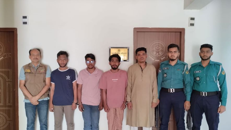 বৈষম্যবিরোধী পরিচয়ে বাসায় ঢুকে চাকরিজীবীকে অপহরণ, মুক্তিপণ আদায়